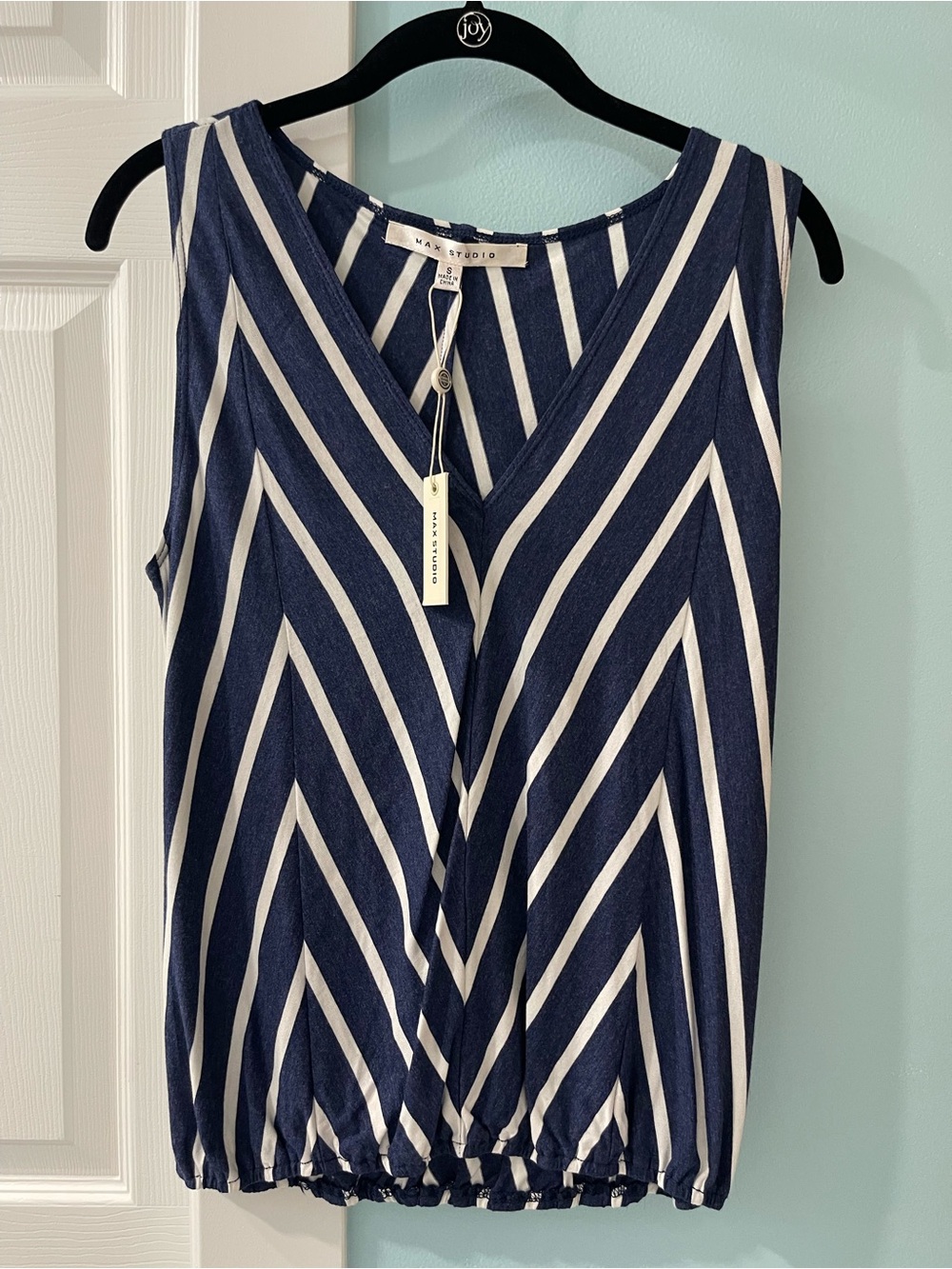 NWT Max Studio Womens Sleeveless V Neck Blouse Blue & White Striped Size S